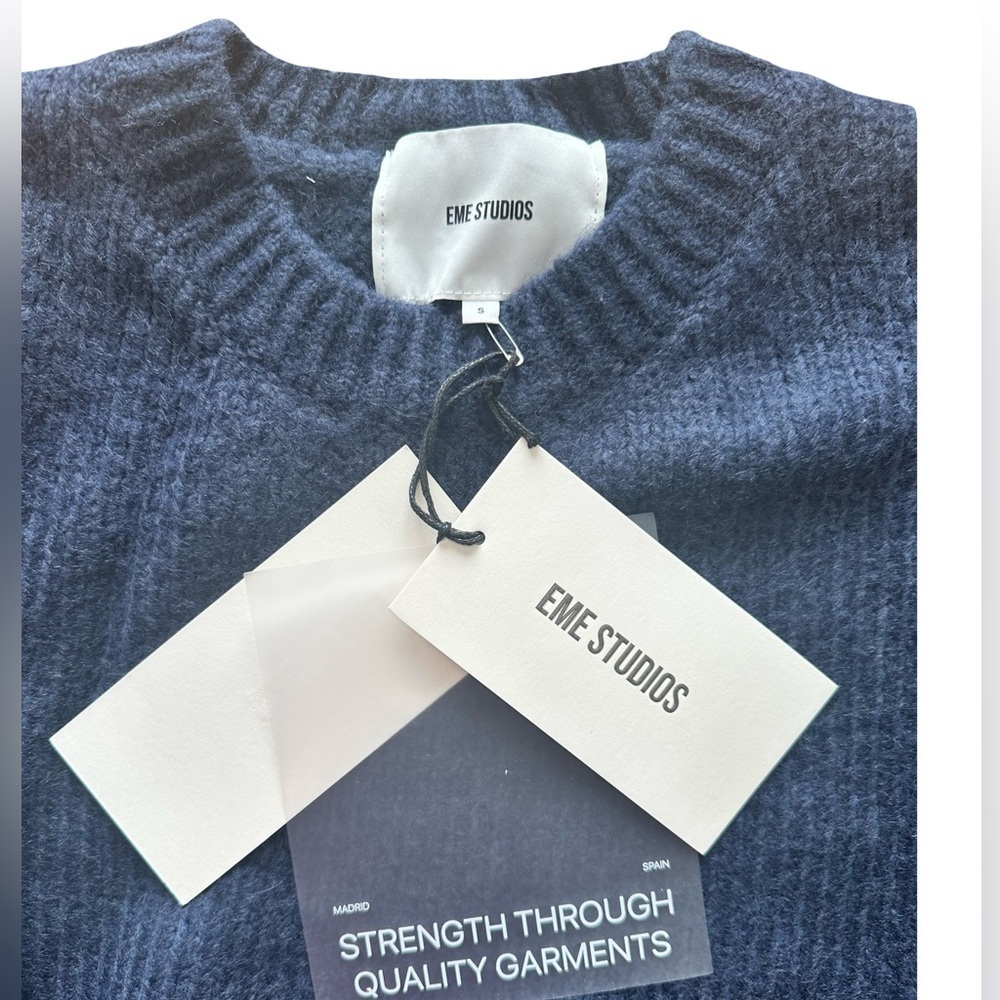 Eme Studios NWT Badge Navy Sweater ‘WE DIDN’T TELL YOU BUT WE KNEW’ Size S - Picture 2 of 7